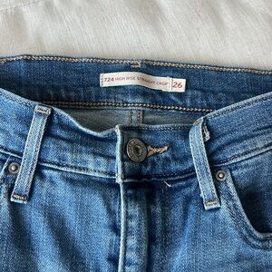 LEVI HIGH RISE STRAIGHT CROP